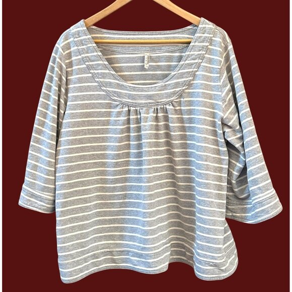 Old Navy Women's Gray White Striped Scoop Neck Blouse XXL Casual Relaxed - Picture 2 of 4